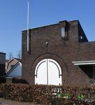 Door deze deuren werd het slachtvee het abattoir binnengevoerd.
              <br/>
              Richard Keijzer, 2016-03-12